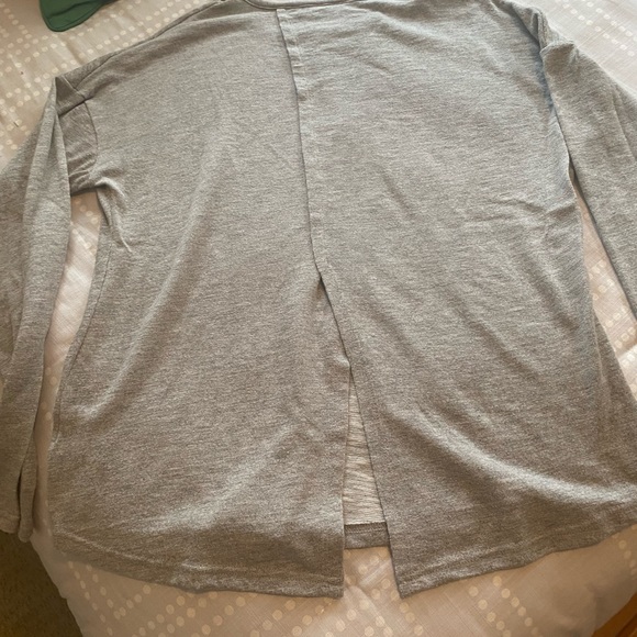 Ten tree - gray long sleeve split back tee- XL - Picture 4 of 4